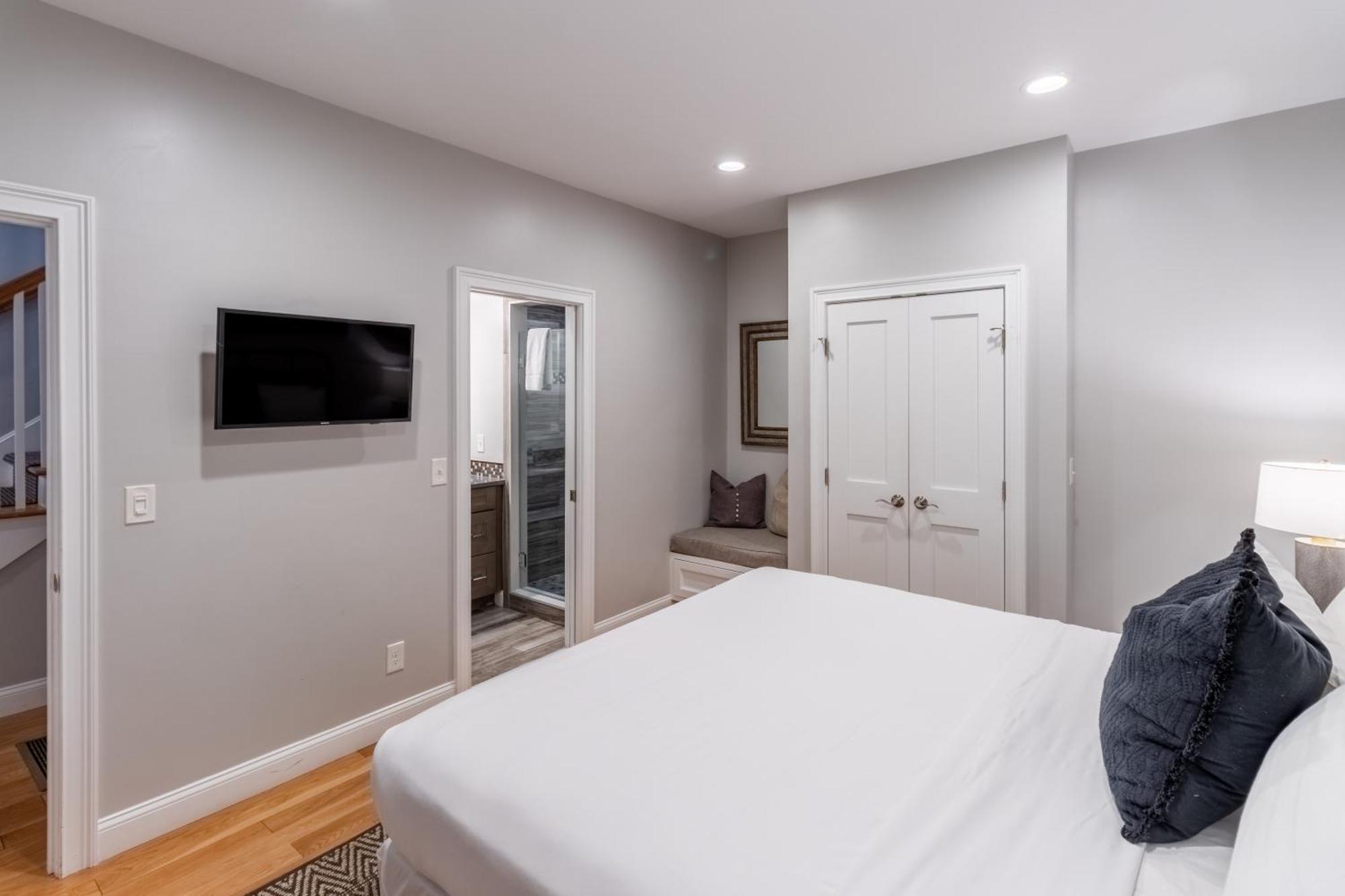 הוילה The Newport Lofts - 595 Thames Street מראה חיצוני תמונה