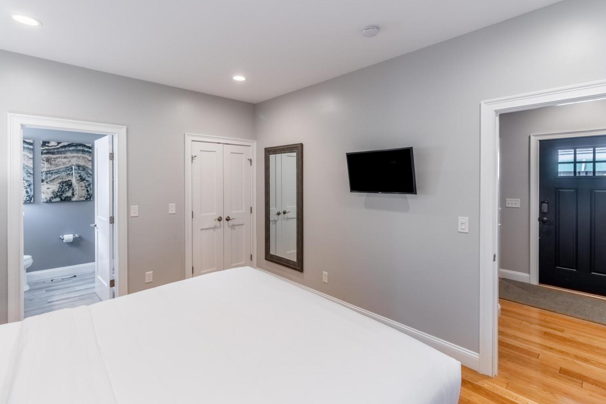 הוילה The Newport Lofts - 595 Thames Street מראה חיצוני תמונה