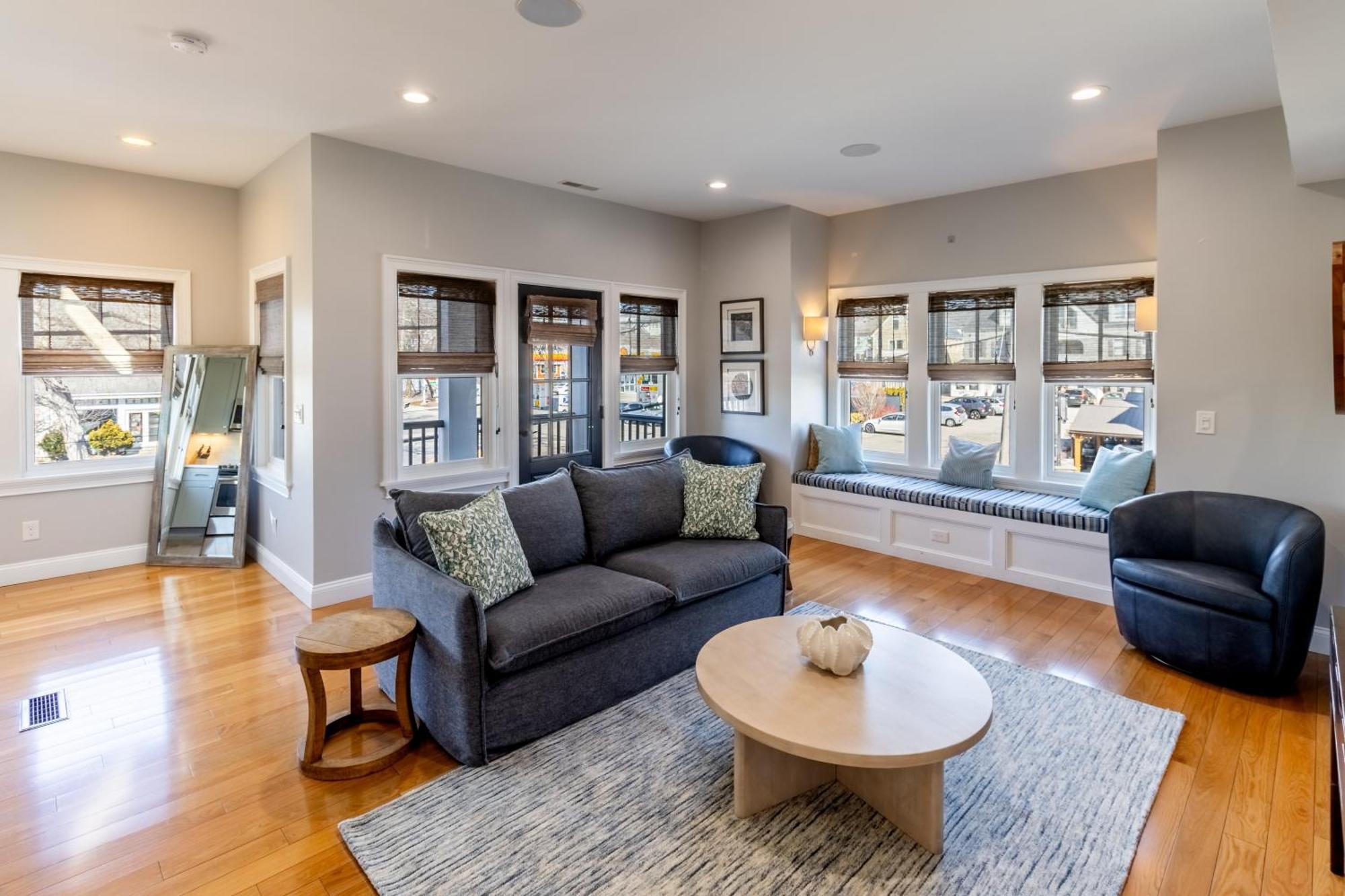 הוילה The Newport Lofts - 595 Thames Street מראה חיצוני תמונה